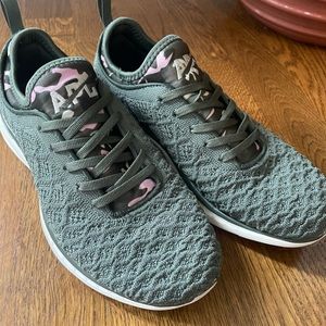 APL TechLoom Phantom Green Pink Camo Army Green Sneakers Walking Shoe 9.5